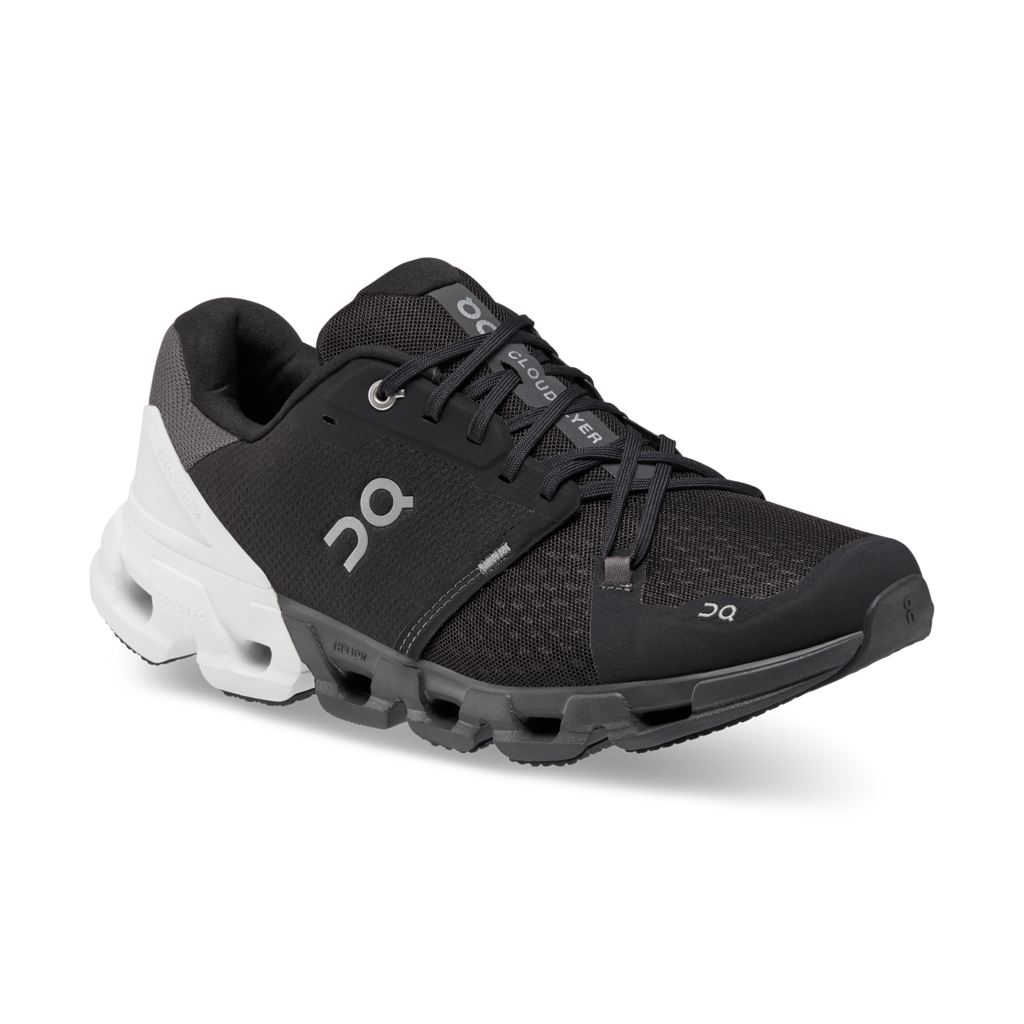 Small PNG-71.98677-cloudflyer_4-fw22-black_white-m-g6
